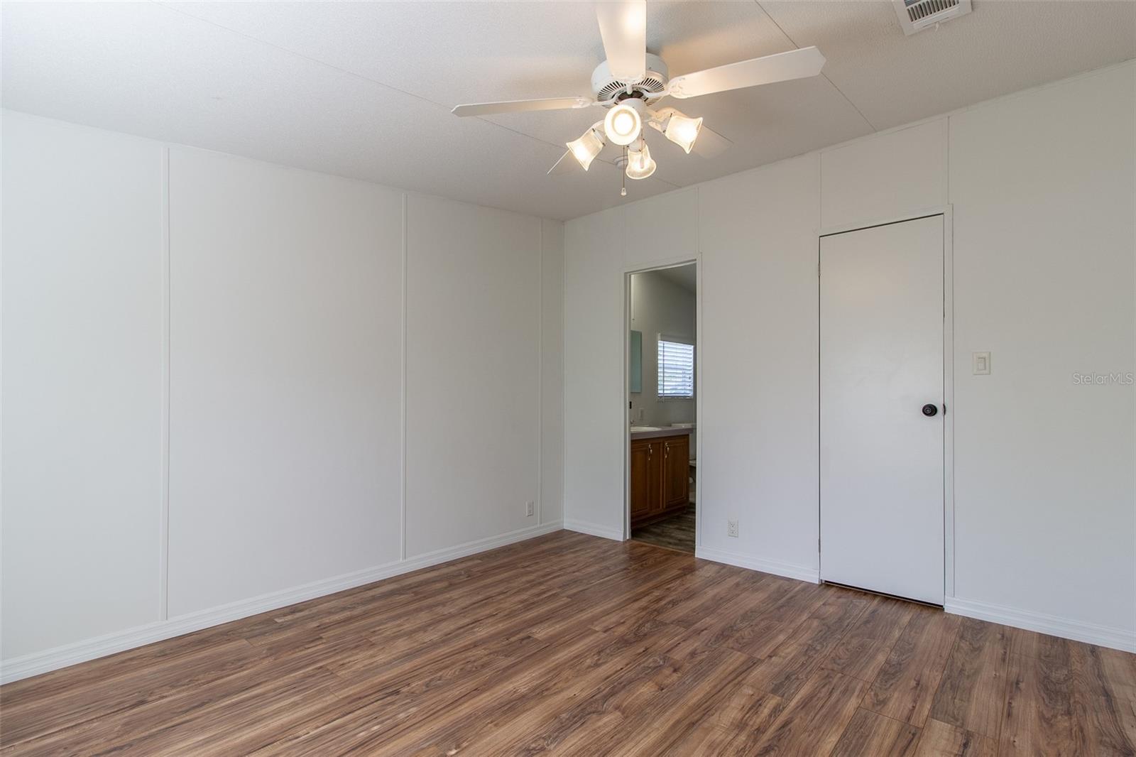 Image 30 of 39 For 12415 89th Avenue