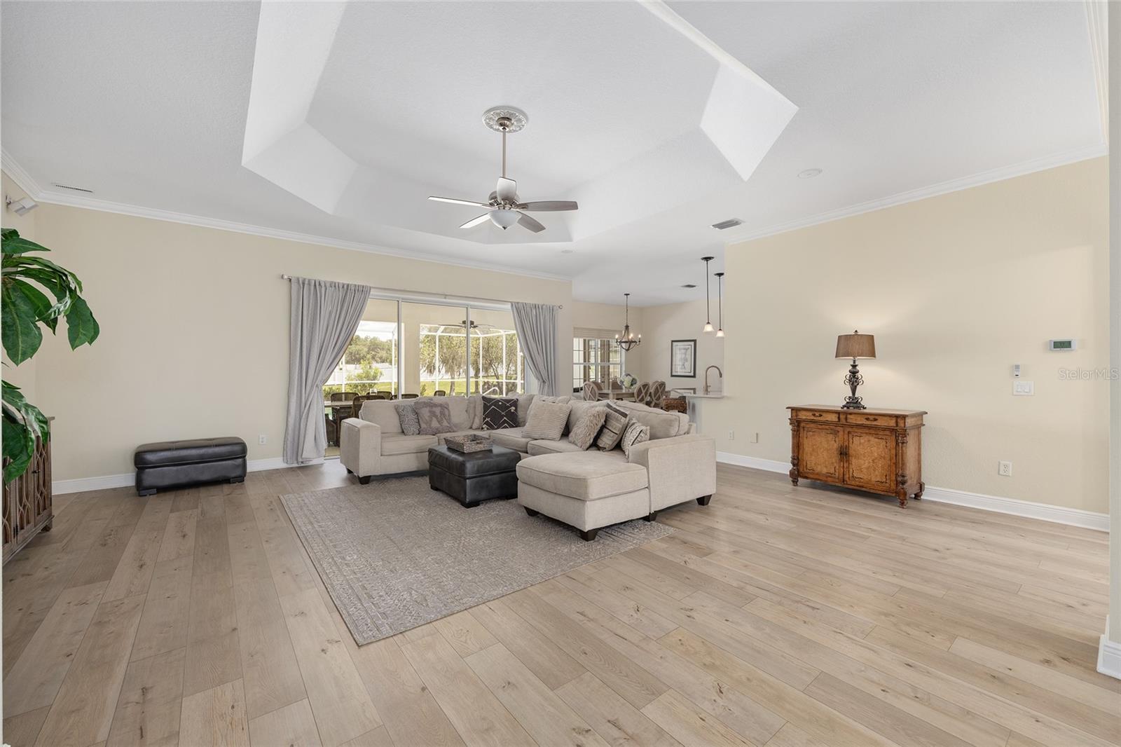 Image 11 of 58 For 5092 81st Blvd