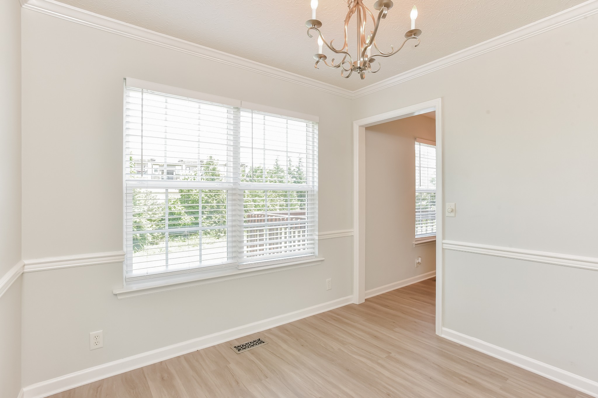 Image 6 of 12 For 1922 Marlow St