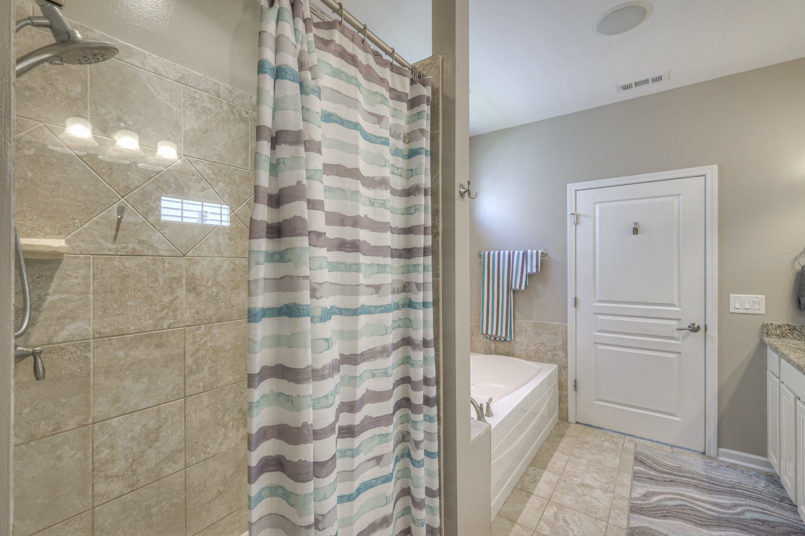 Image 32 of 37 For 4085 17th Avenue