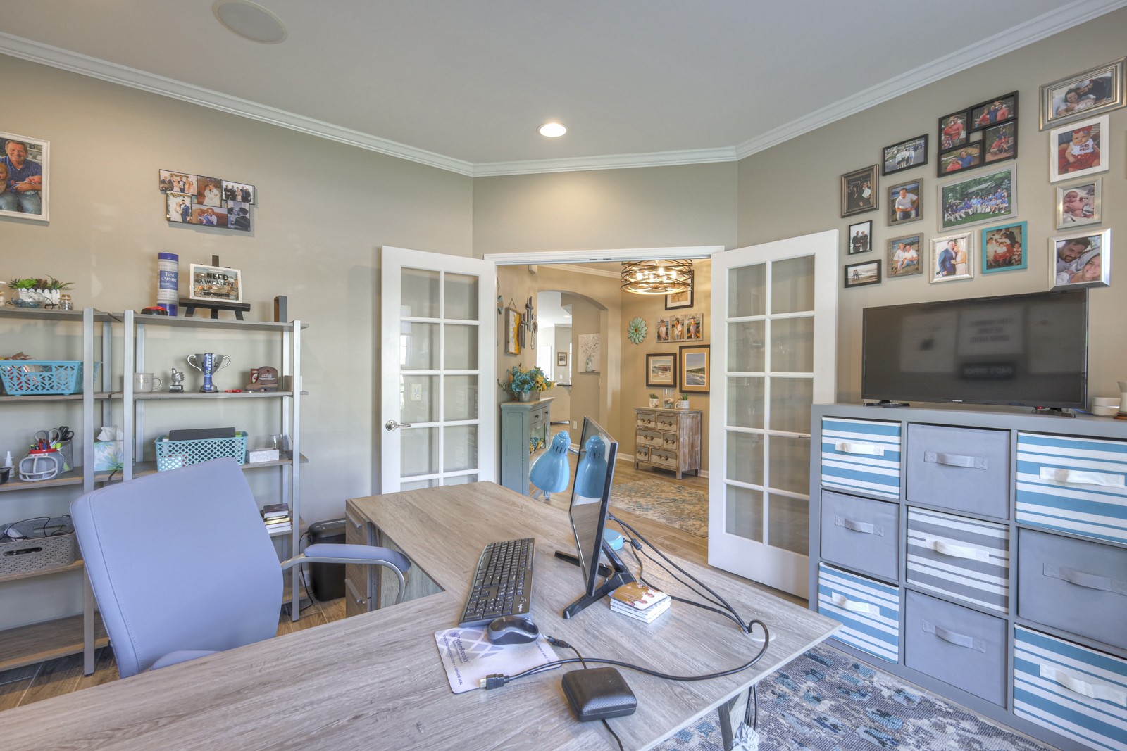 Image 8 of 37 For 4085 17th Avenue