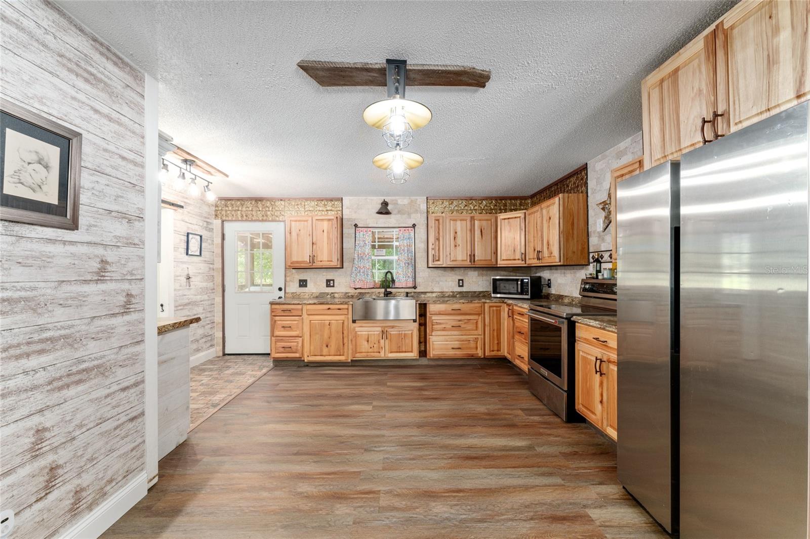 Image 8 of 48 For 9892 151st Place