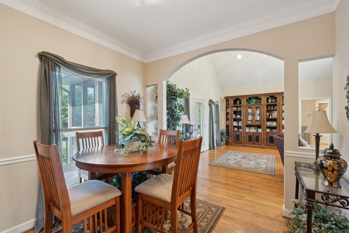 Image 10 of 71 For 5007 Kelso Street