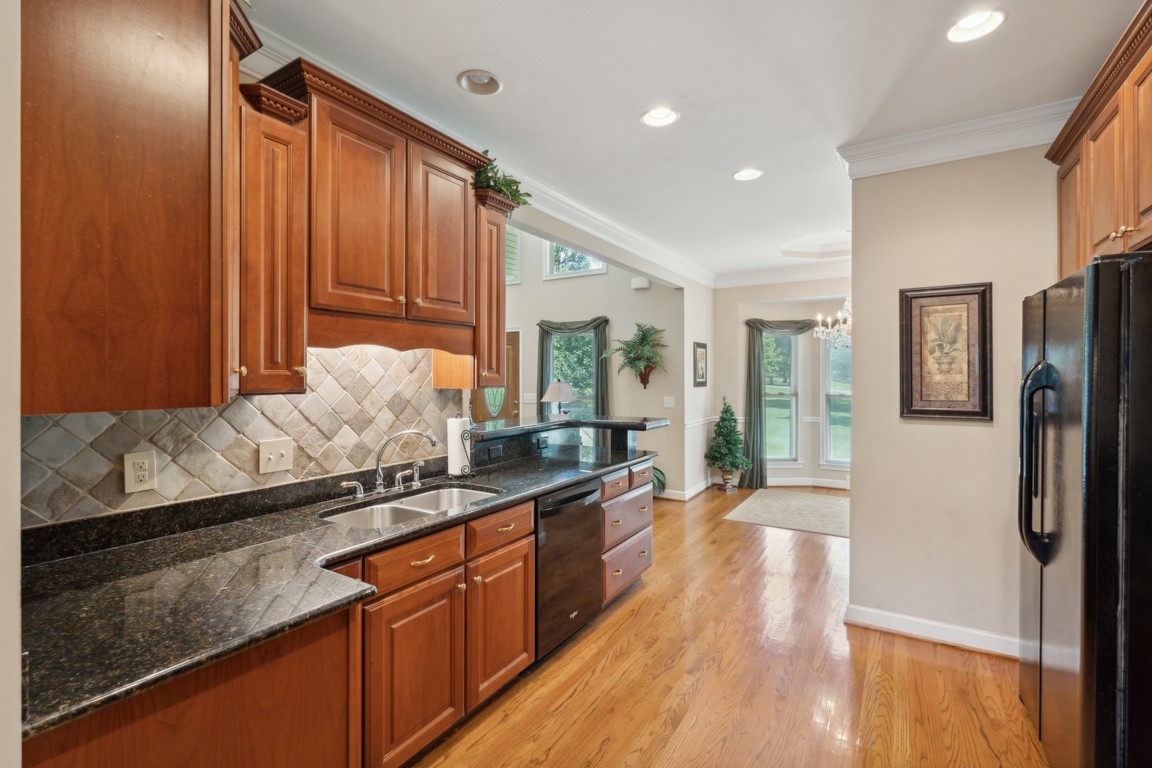 Image 11 of 71 For 5007 Kelso Street