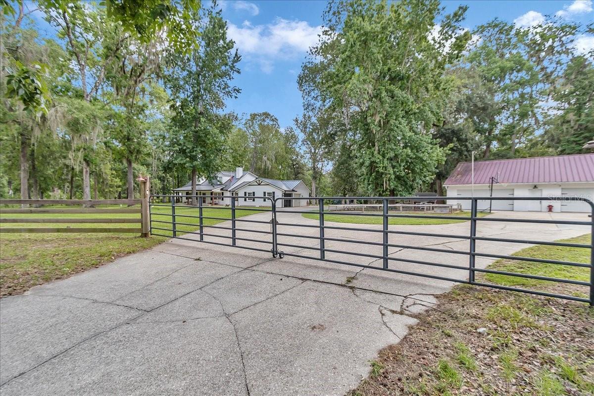 Image 12 of 70 For 12677 53rd Terrace Road