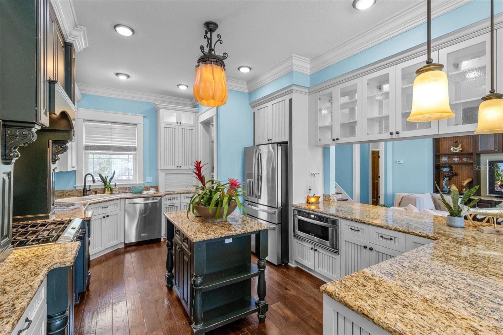 Listing photo id 14 for 5751 Beaver Point