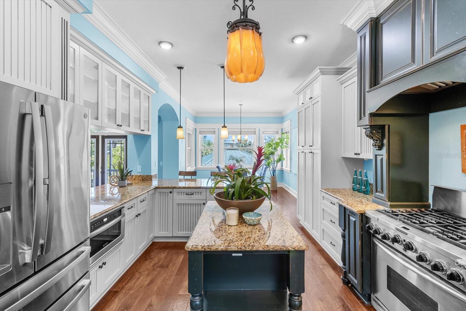 Listing photo id 15 for 5751 Beaver Point