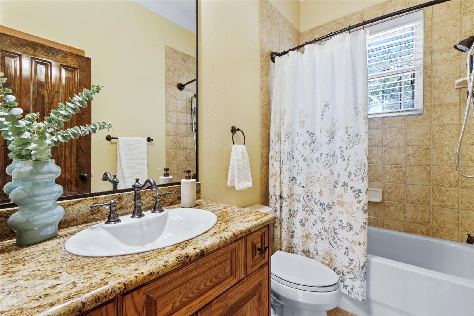 Listing photo id 26 for 5751 Beaver Point