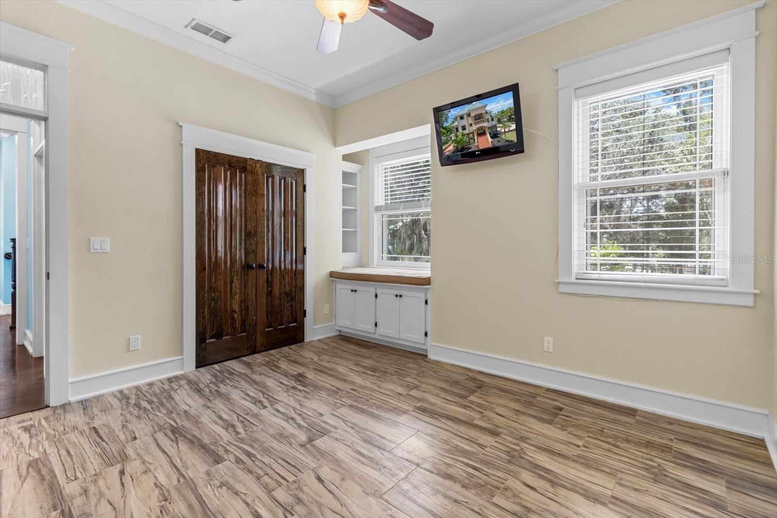 Listing photo id 28 for 5751 Beaver Point