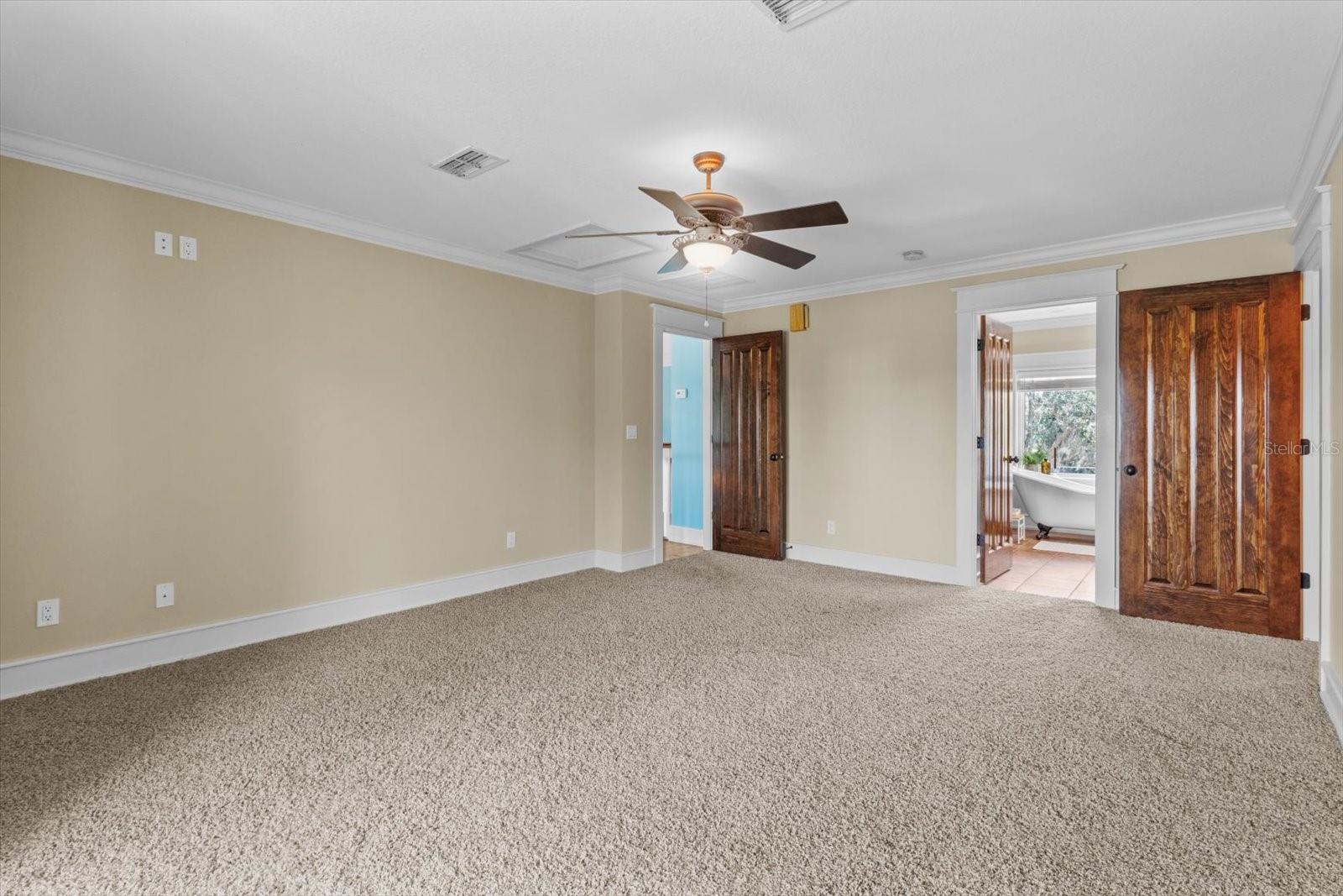 Listing photo id 32 for 5751 Beaver Point