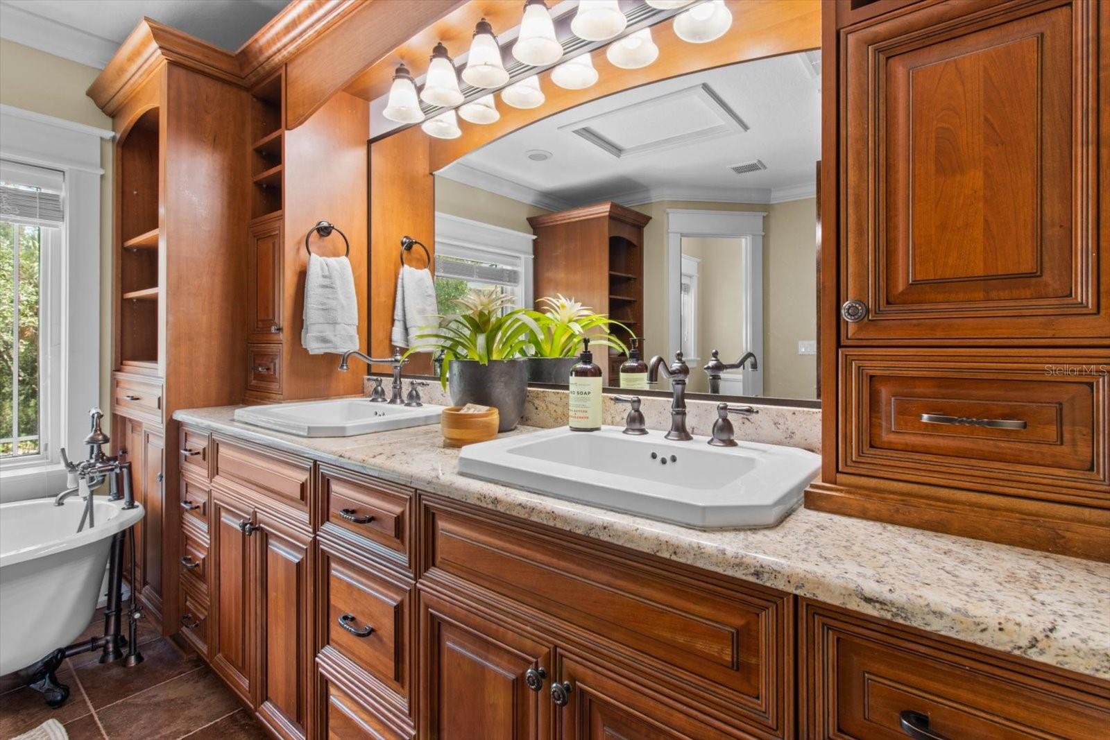 Listing photo id 34 for 5751 Beaver Point