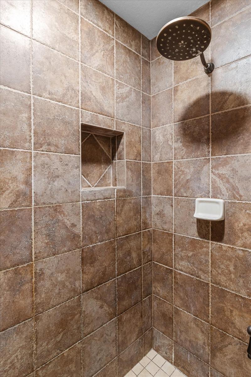 Listing photo id 38 for 5751 Beaver Point