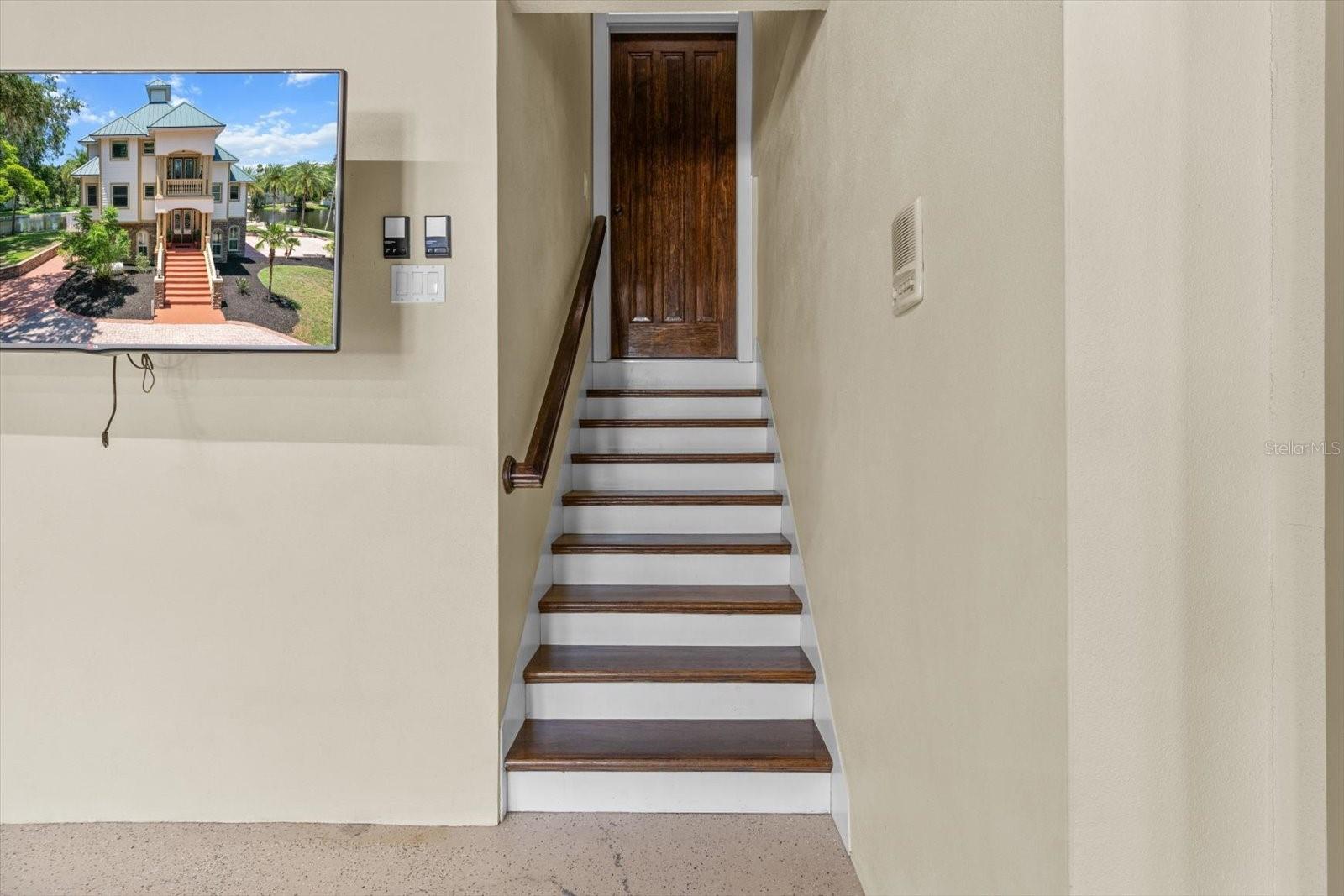 Listing photo id 41 for 5751 Beaver Point