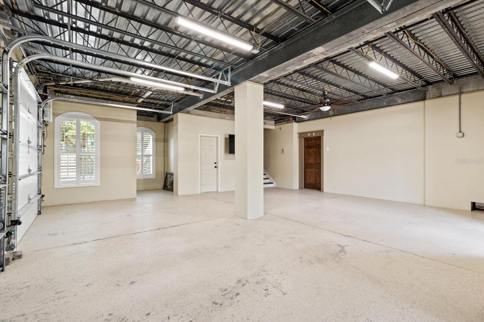 Listing photo id 42 for 5751 Beaver Point