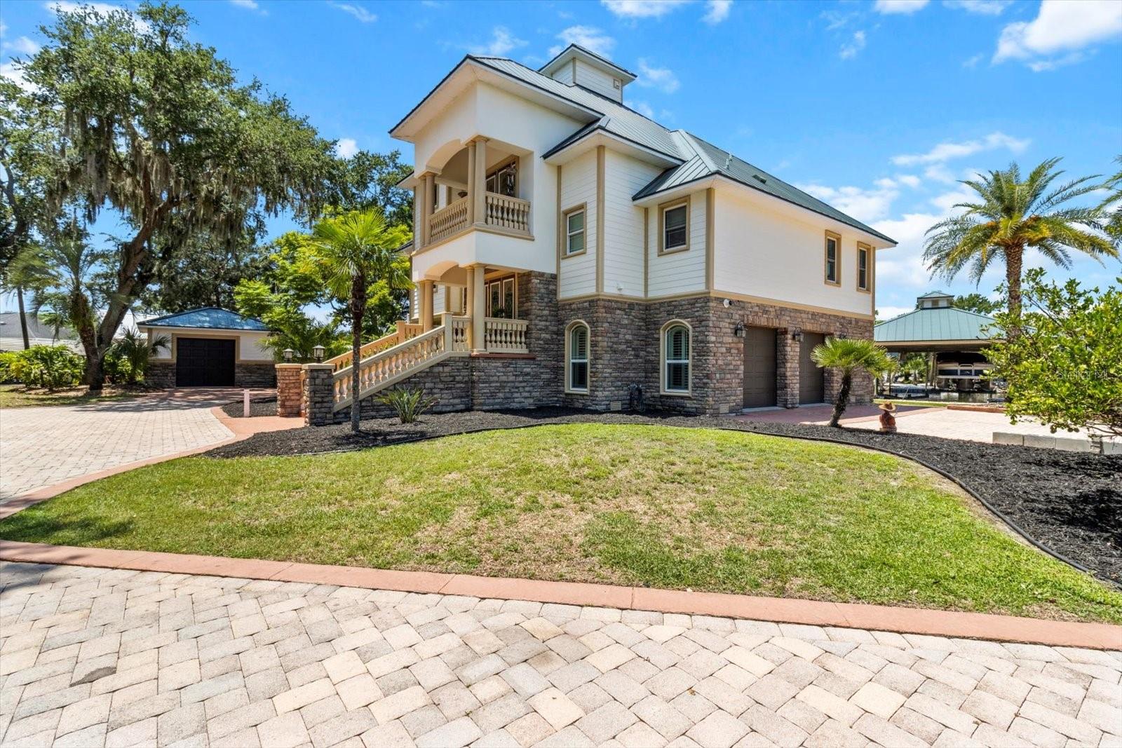 Listing photo id 3 for 5751 Beaver Point