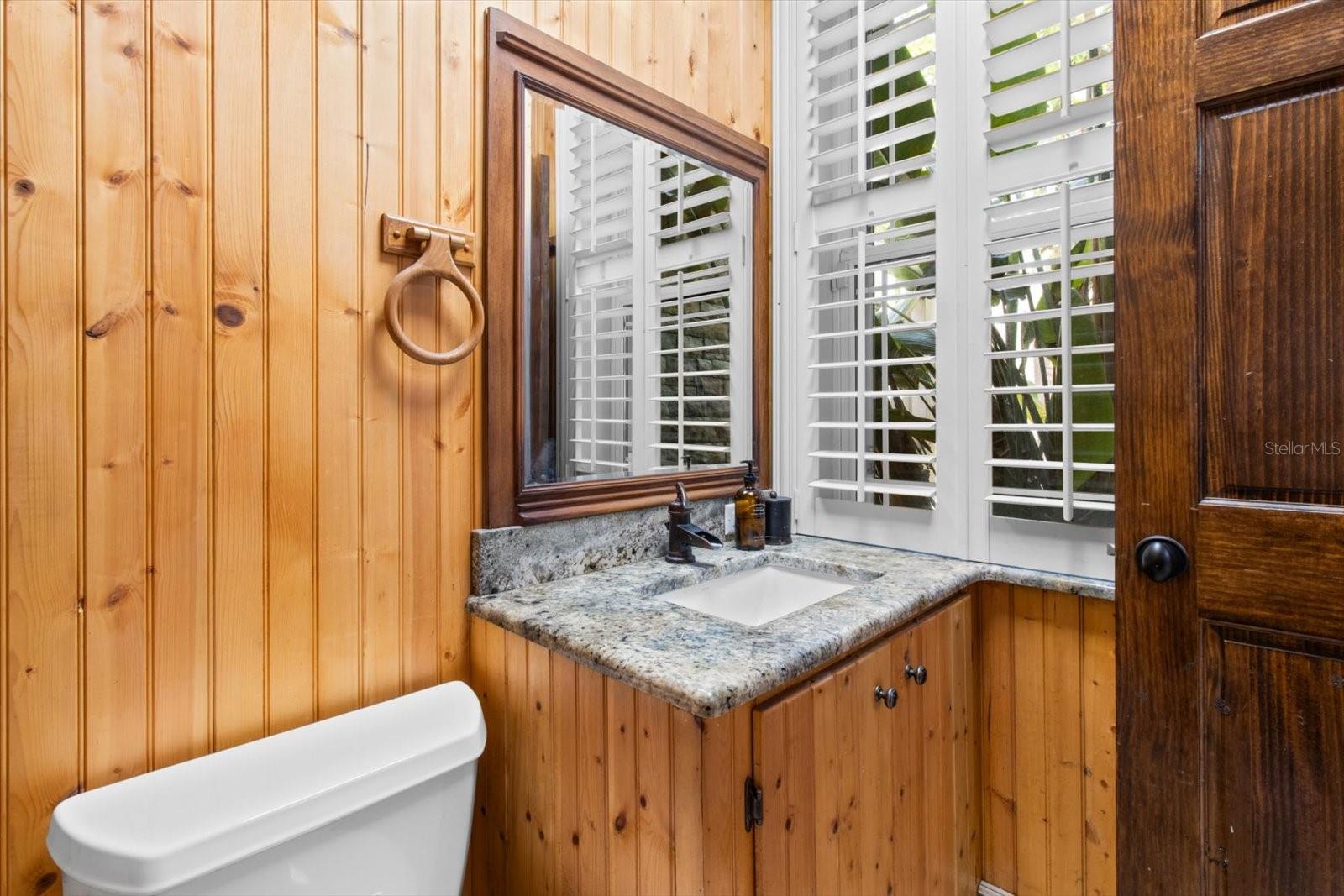 Listing photo id 48 for 5751 Beaver Point