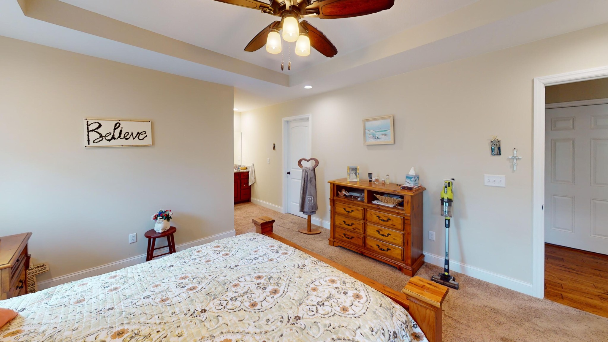 Listing photo id 8 for 944 Silver Springs Boulevard