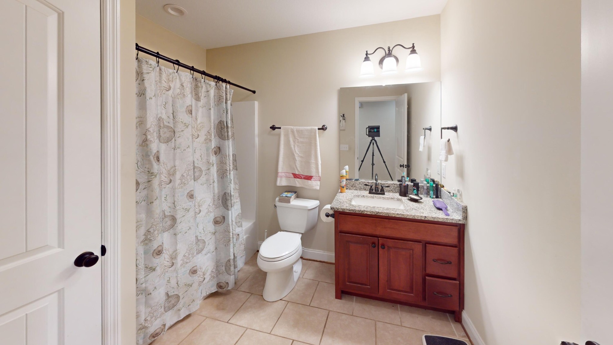 Listing photo id 15 for 944 Silver Springs Boulevard