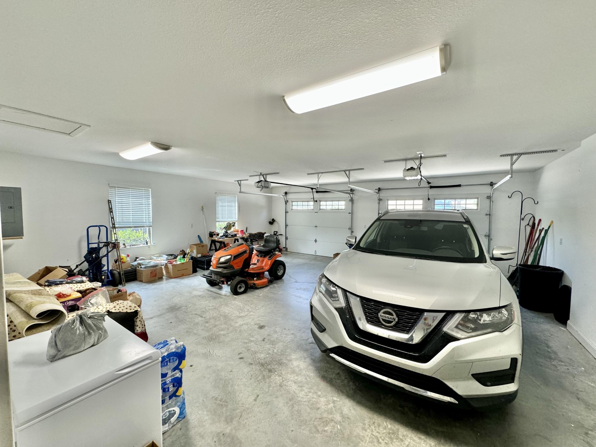 Listing photo id 16 for 944 Silver Springs Boulevard