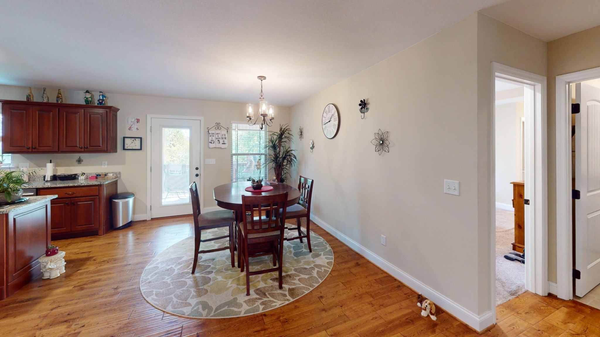 Listing photo id 2 for 944 Silver Springs Boulevard