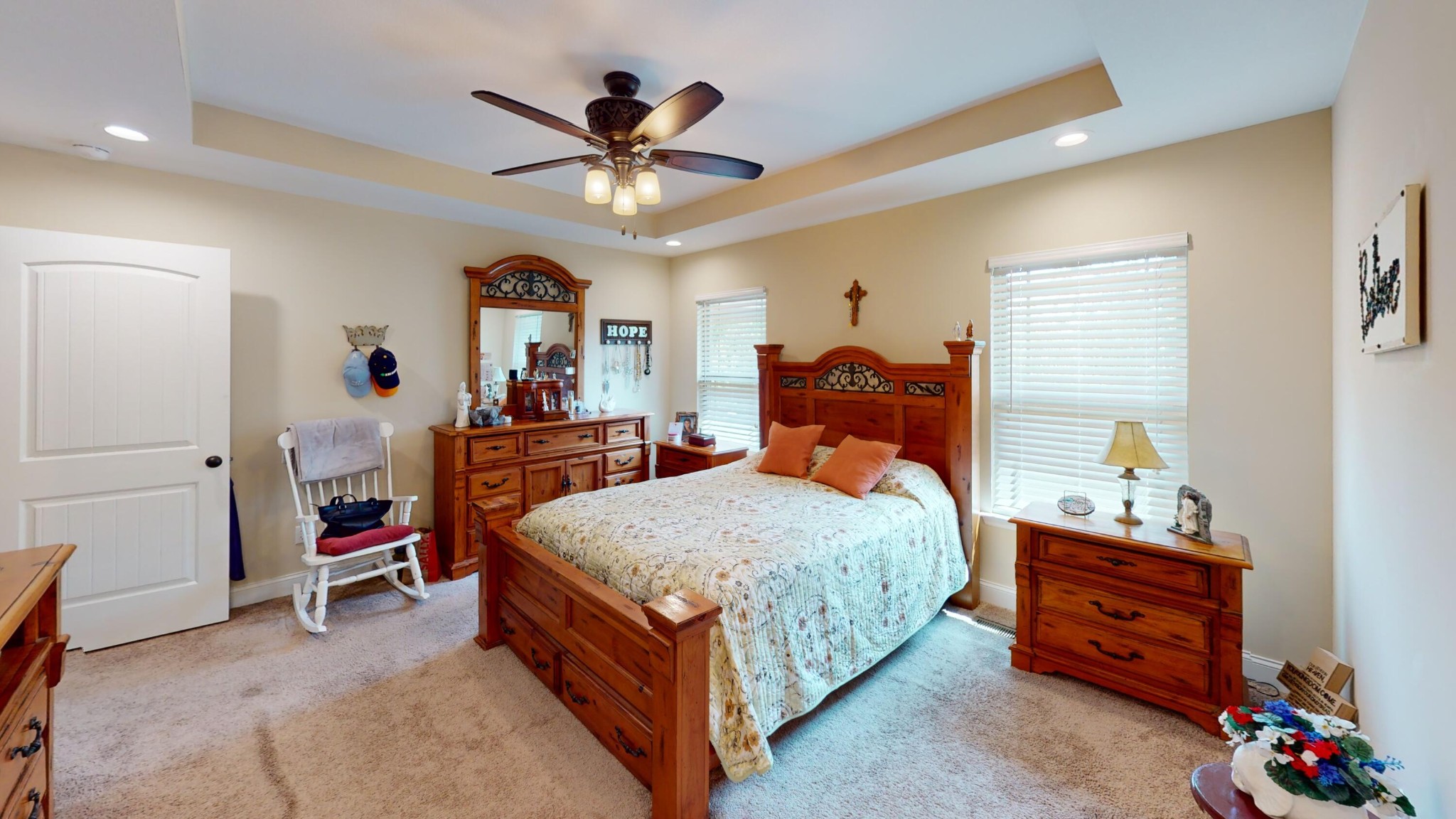 Listing photo id 7 for 944 Silver Springs Boulevard