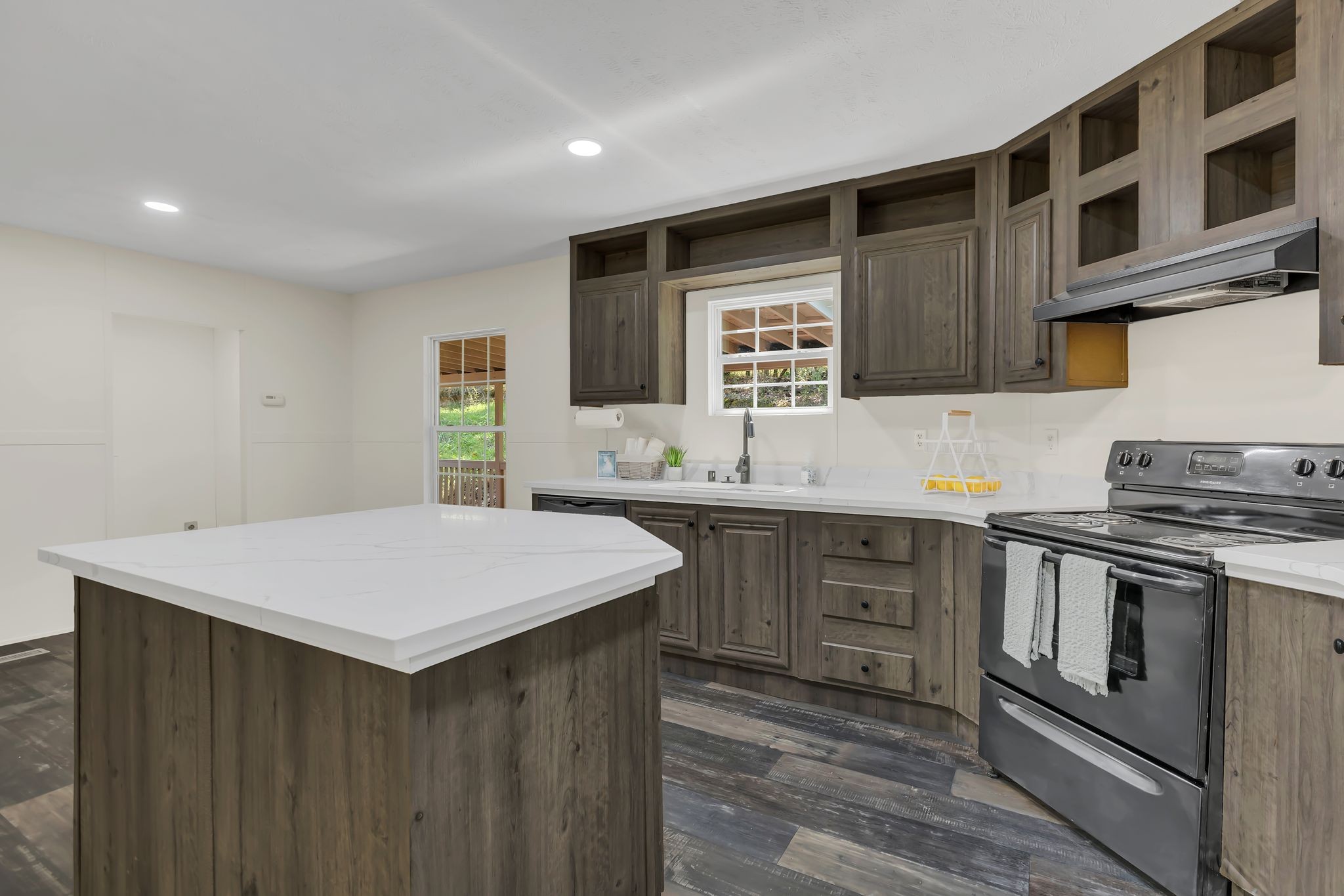 Image 6 of 82 For 9935 98th Lane