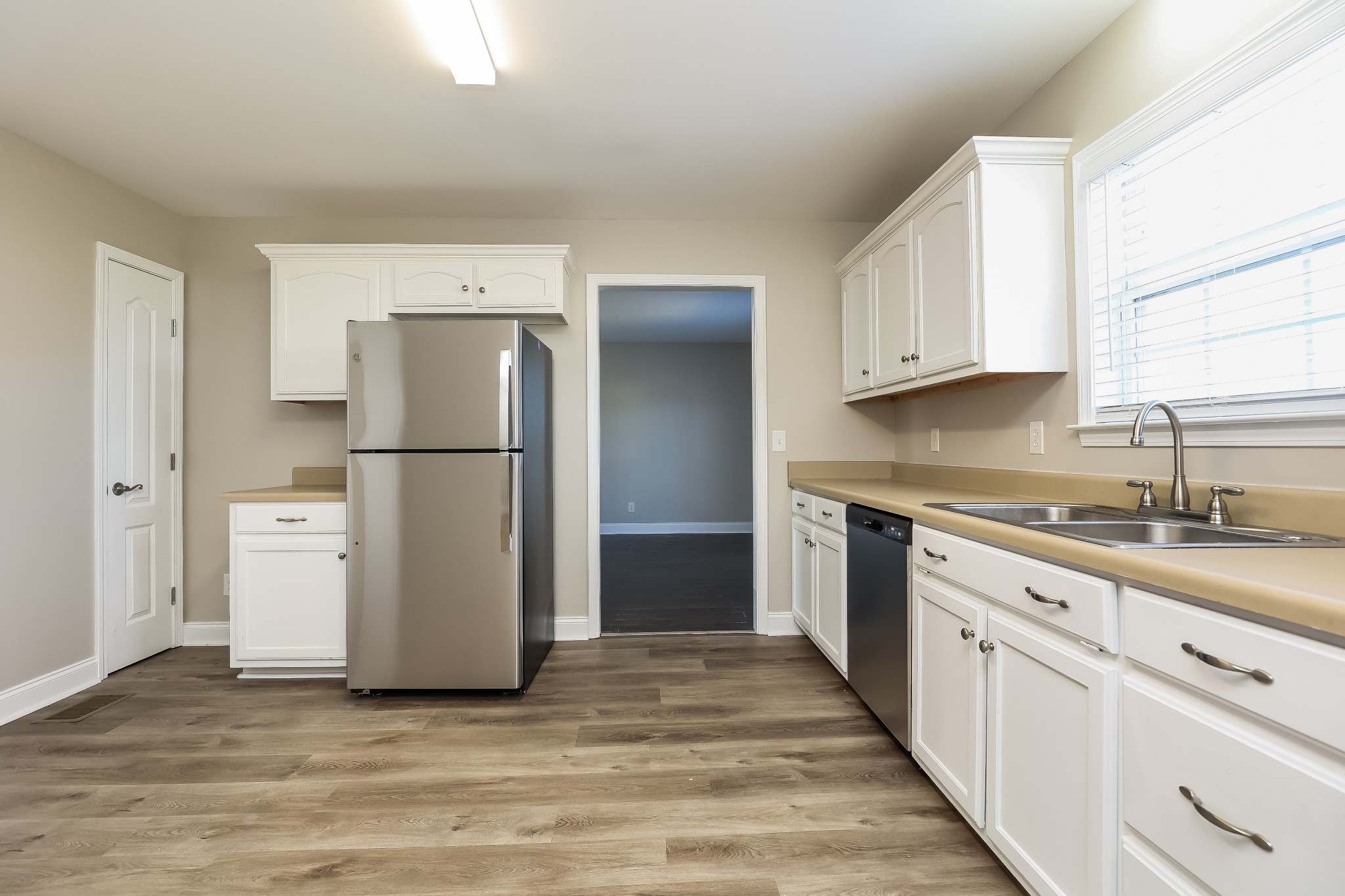 Image 3 of 41 For 9606 Caressa Way