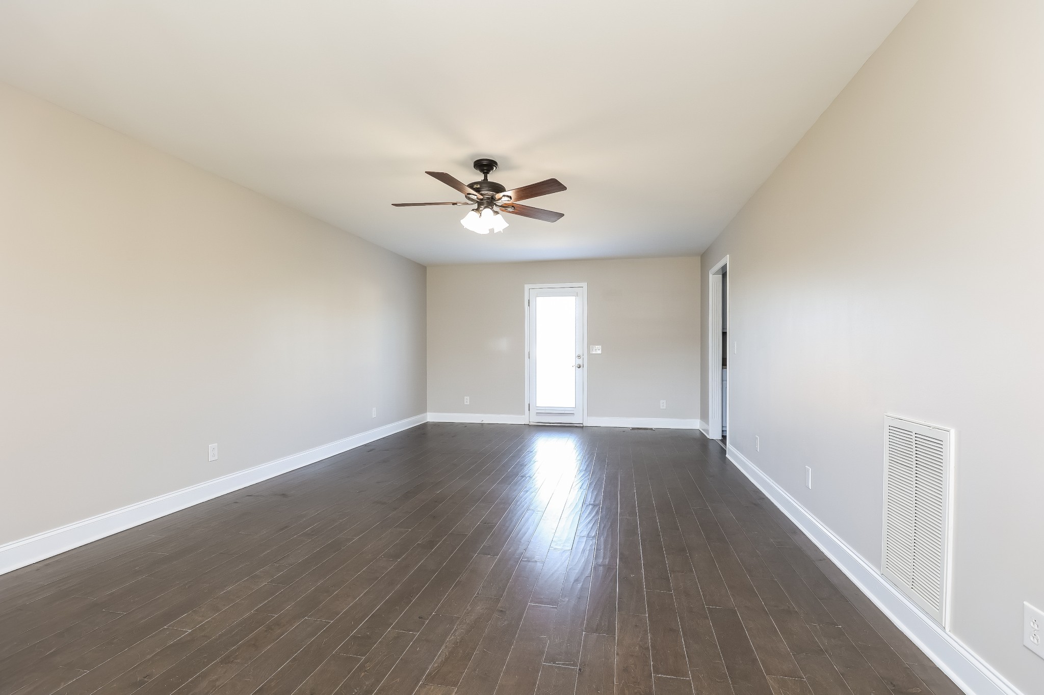 Image 5 of 41 For 9606 Caressa Way