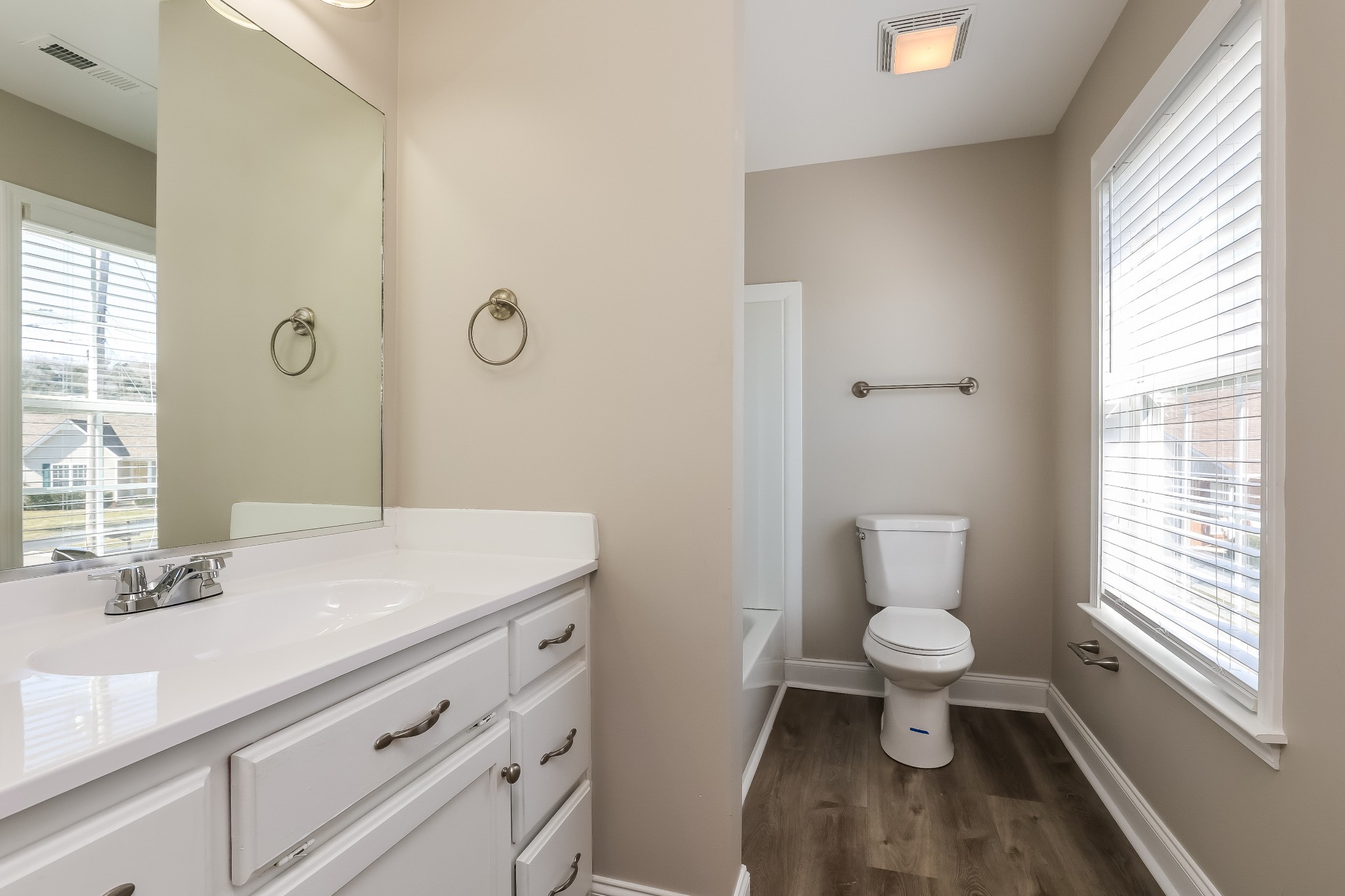 Image 9 of 41 For 9606 Caressa Way
