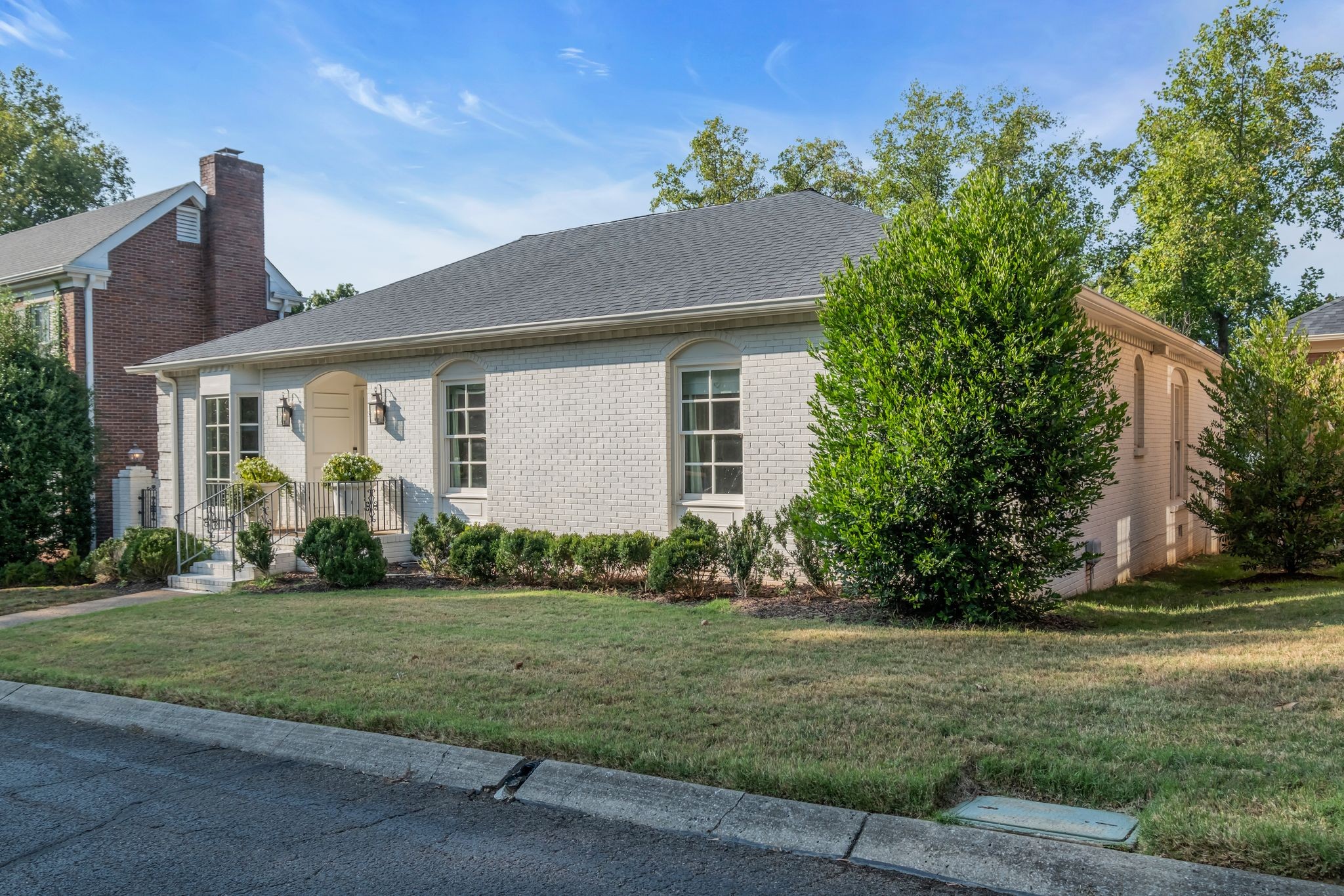 Image 4 of 10 For 6597 Grayton Terrace