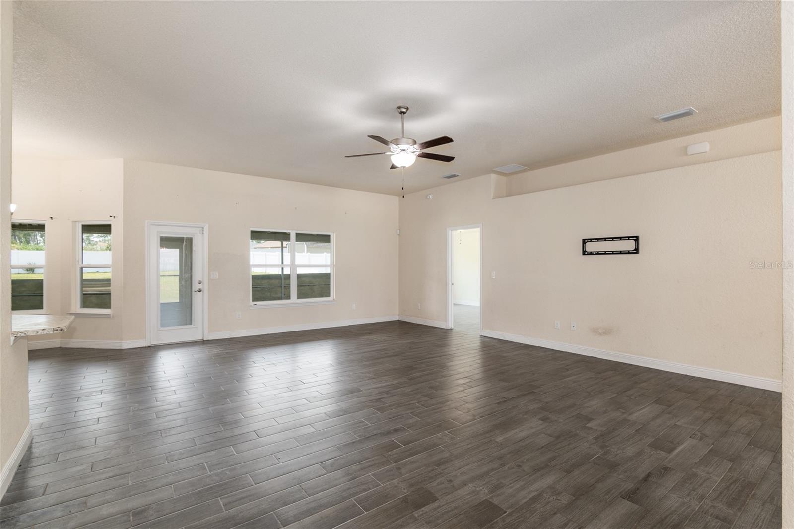 Image 11 of 41 For 10910 41st Avenue