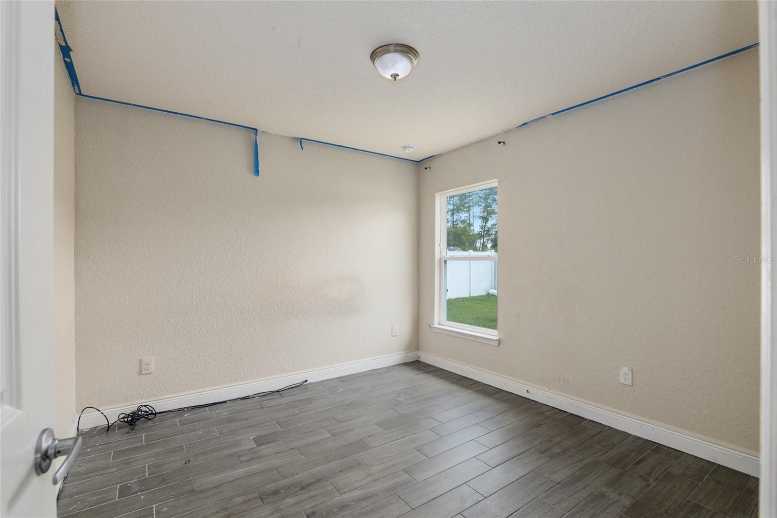 Image 23 of 41 For 10910 41st Avenue