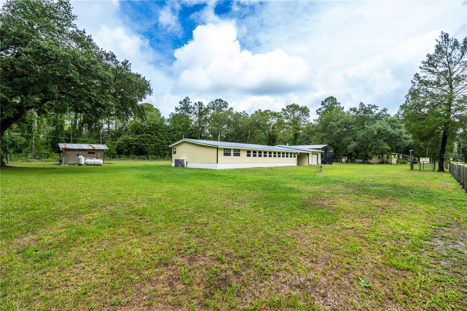 Image 4 of 31 For 16321 141st Terrace
