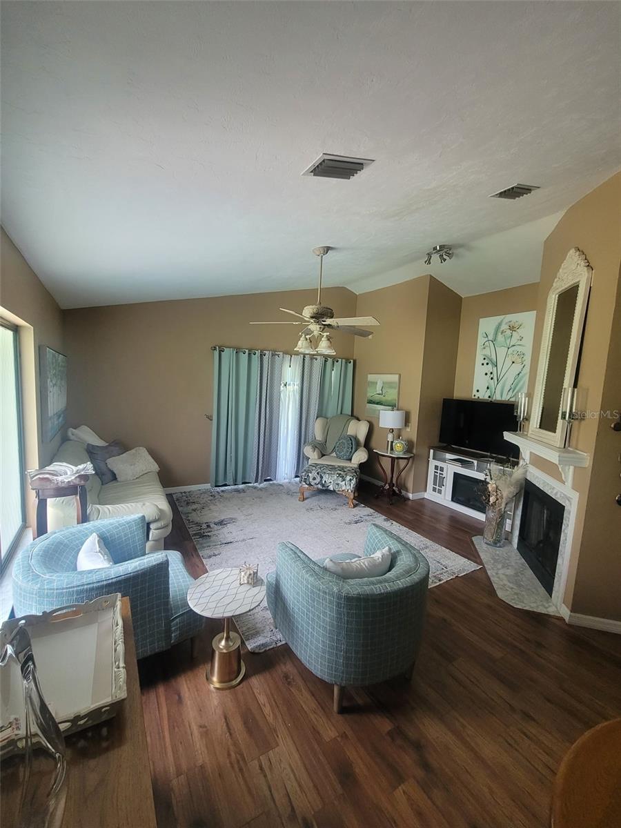 Image 3 of 16 For 15016 32nd Avenue