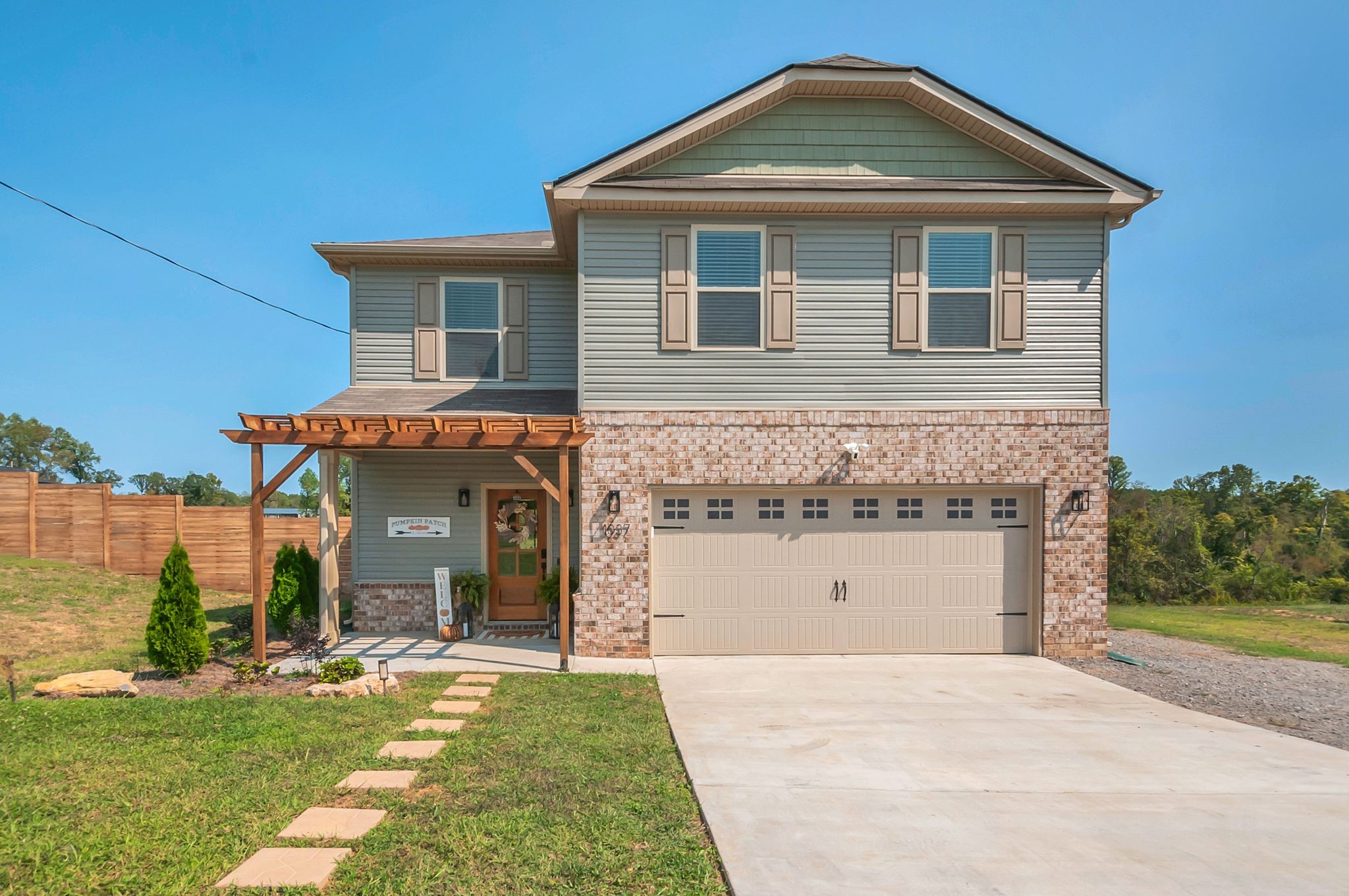 Image 2 of 2 For 2905 Sharpes Drive