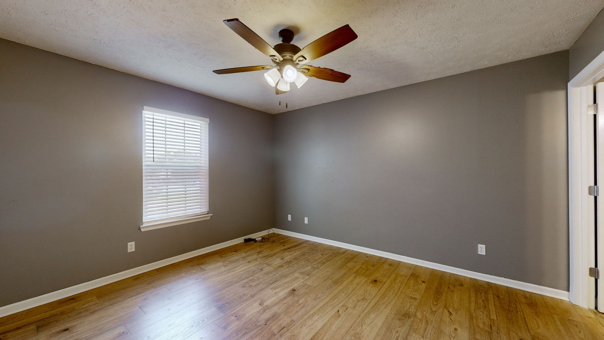 Image 14 of 78 For 5011 193rd Place