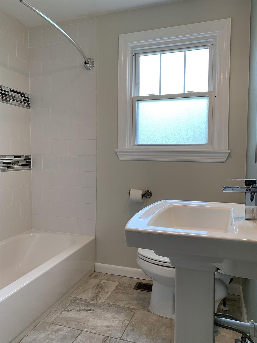 Image 10 of 34 For 6190 84th Place
