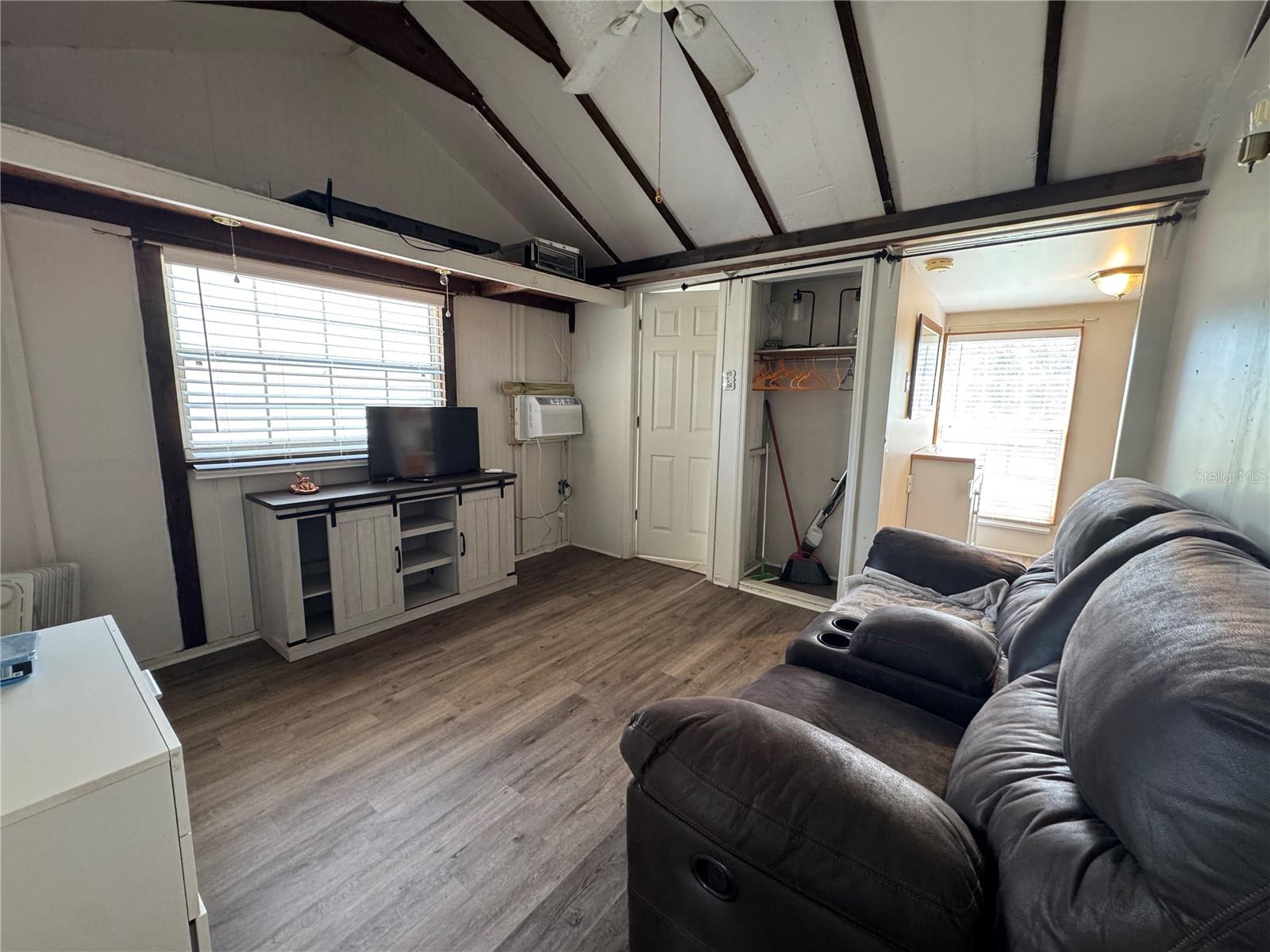 Image 40 of 46 For 9865 Highway 225a
