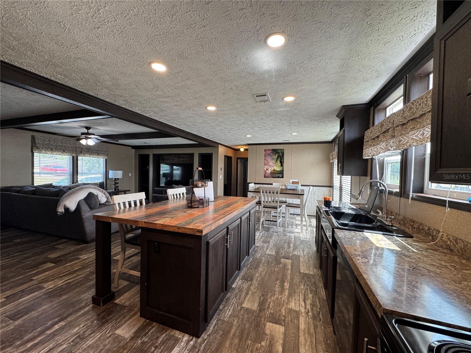 Image 6 of 46 For 9865 Highway 225a
