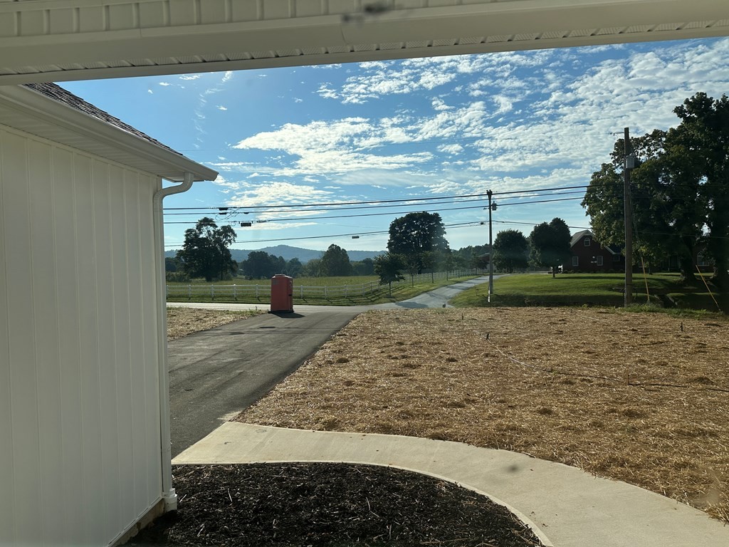Image 8 of 19 For  17th Street 