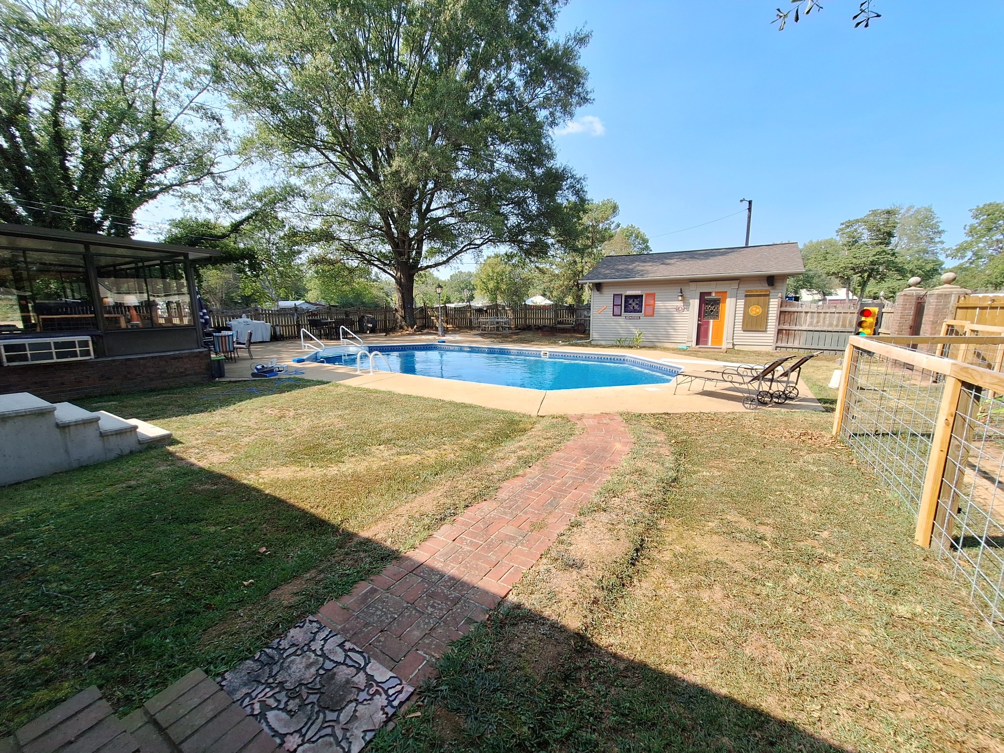 Image 16 of 27 For 5741 4th Place