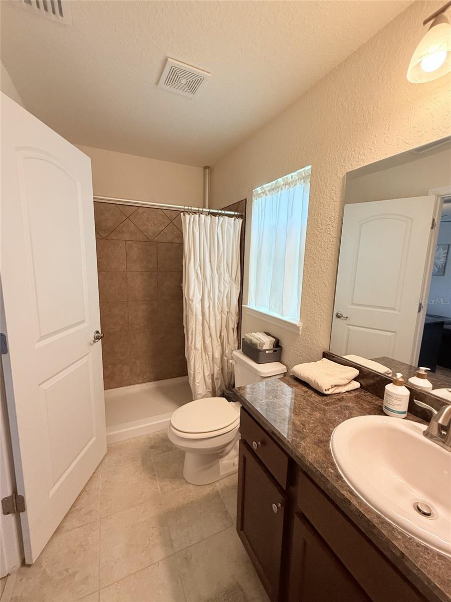 Image 33 of 41 For 186 44th Street