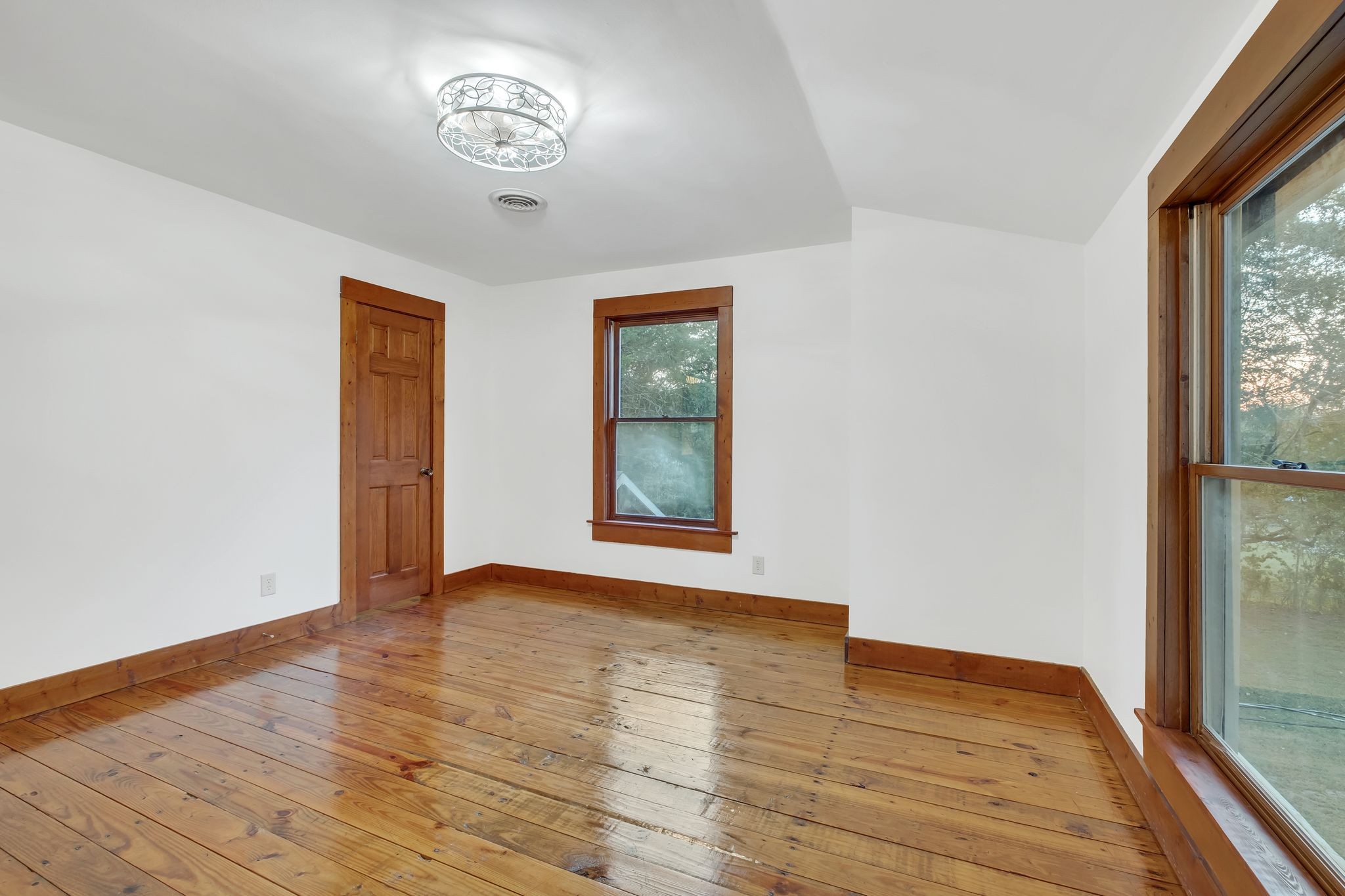 Image 24 of 55 For 1508 Winnetka Street