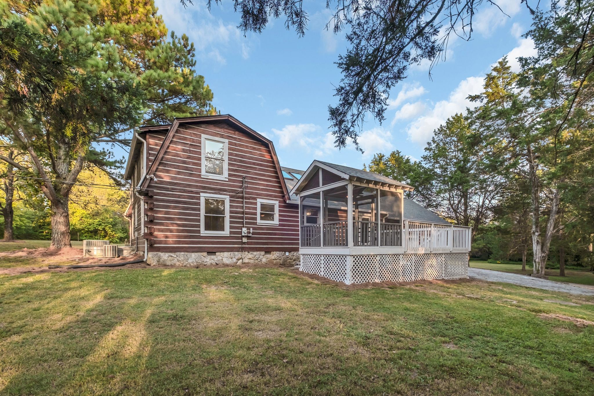 Image 34 of 55 For 1508 Winnetka Street