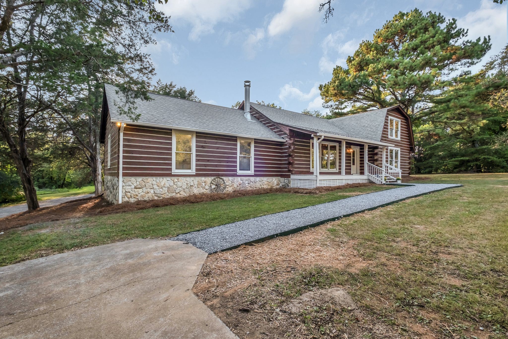 Image 4 of 55 For 1508 Winnetka Street