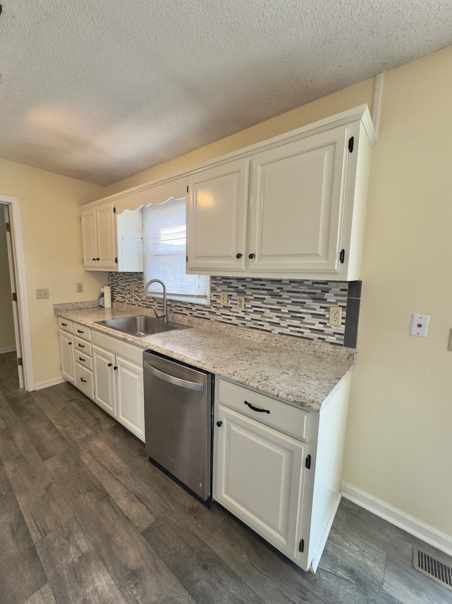 Image 7 of 18 For 2858 20th Terrace