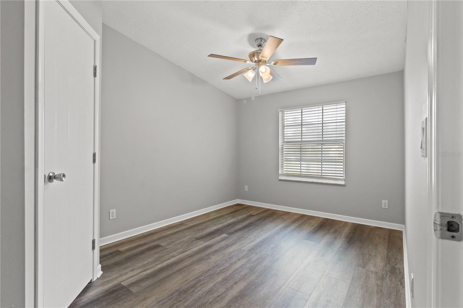 Image 23 of 44 For 570 78th Terrace