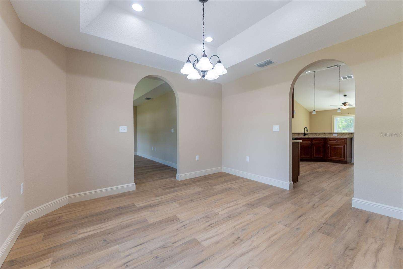 Image 13 of 71 For 2163 Hillcrest Avenue