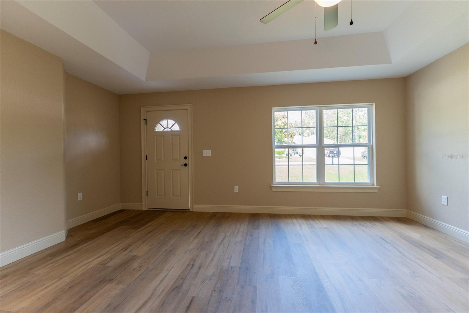 Image 5 of 71 For 2163 Hillcrest Avenue