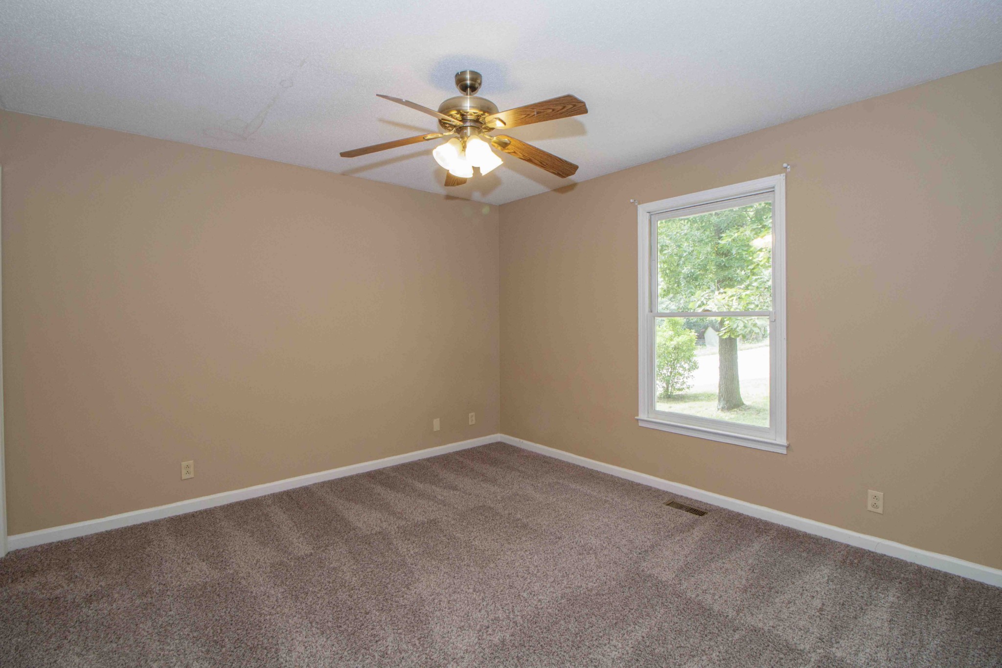 Image 12 of 15 For 2963-2963 Walnut Court